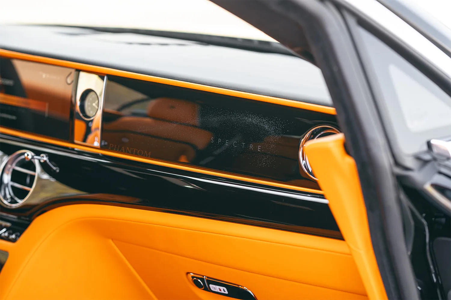 Rolls Royce Spectre Luxury Car Rental Dubai