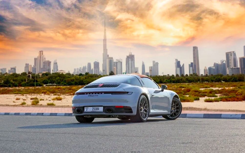 Porsche 911 Targa 4s Rental Dubai Business Bay