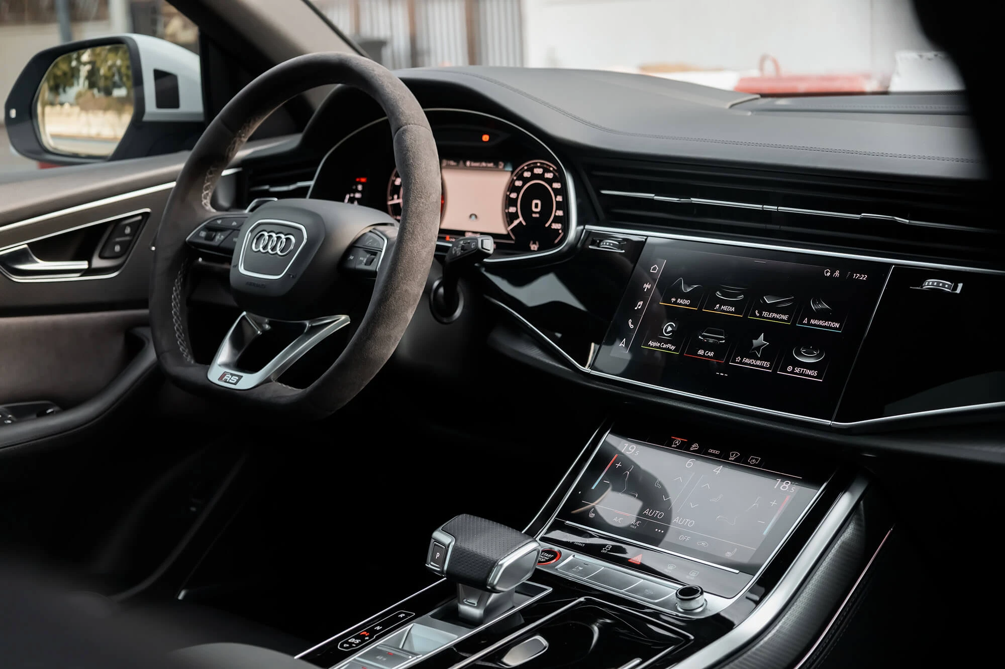Audi RSQ8