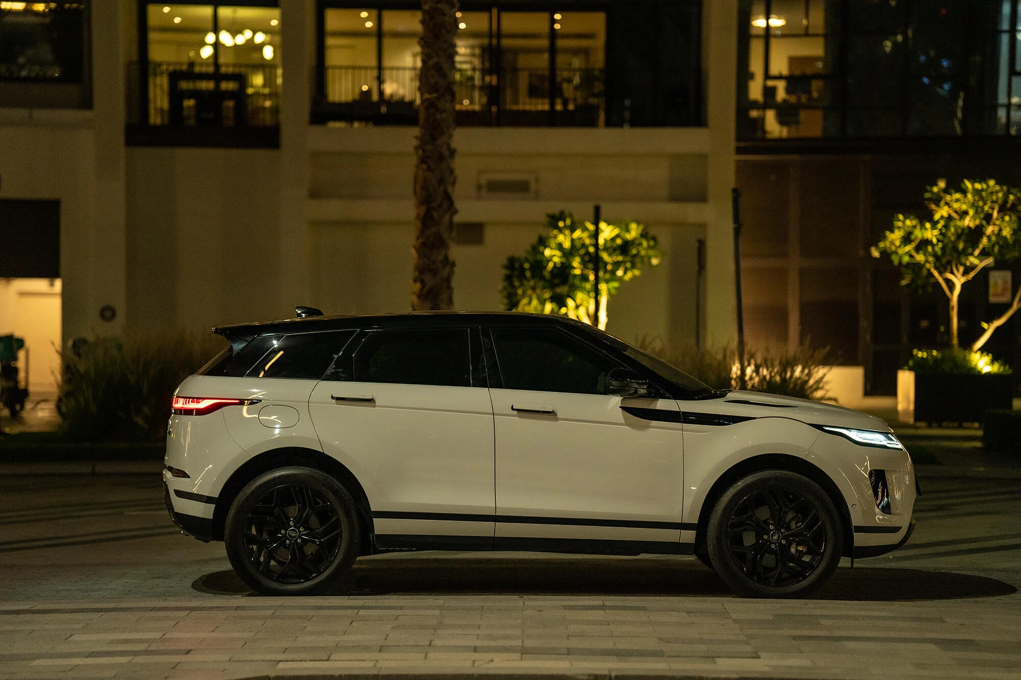 Range Rover Evoque Dubai Cheap Car Rental